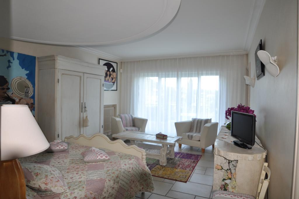 Domaine Le Bourdet Villa Saint-Sauveur-de-Cruzières Room photo